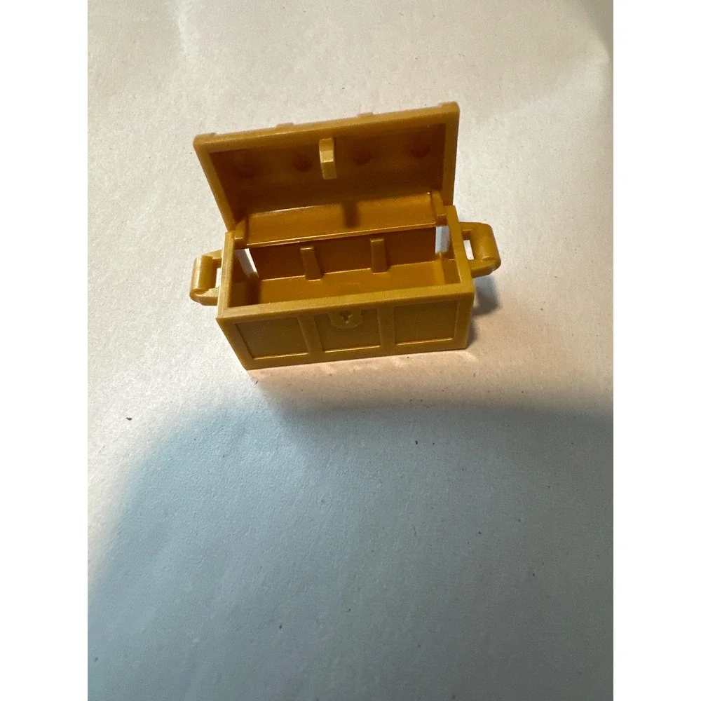 LEGO Pearl Gold Treasure Chest with Hinged Lid 2x4 Base 4738 4739 Accessory